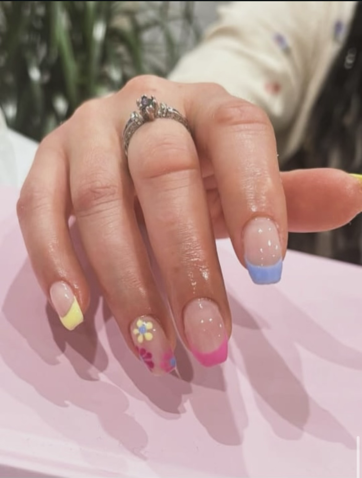 MoLove Beauty — Pastel french